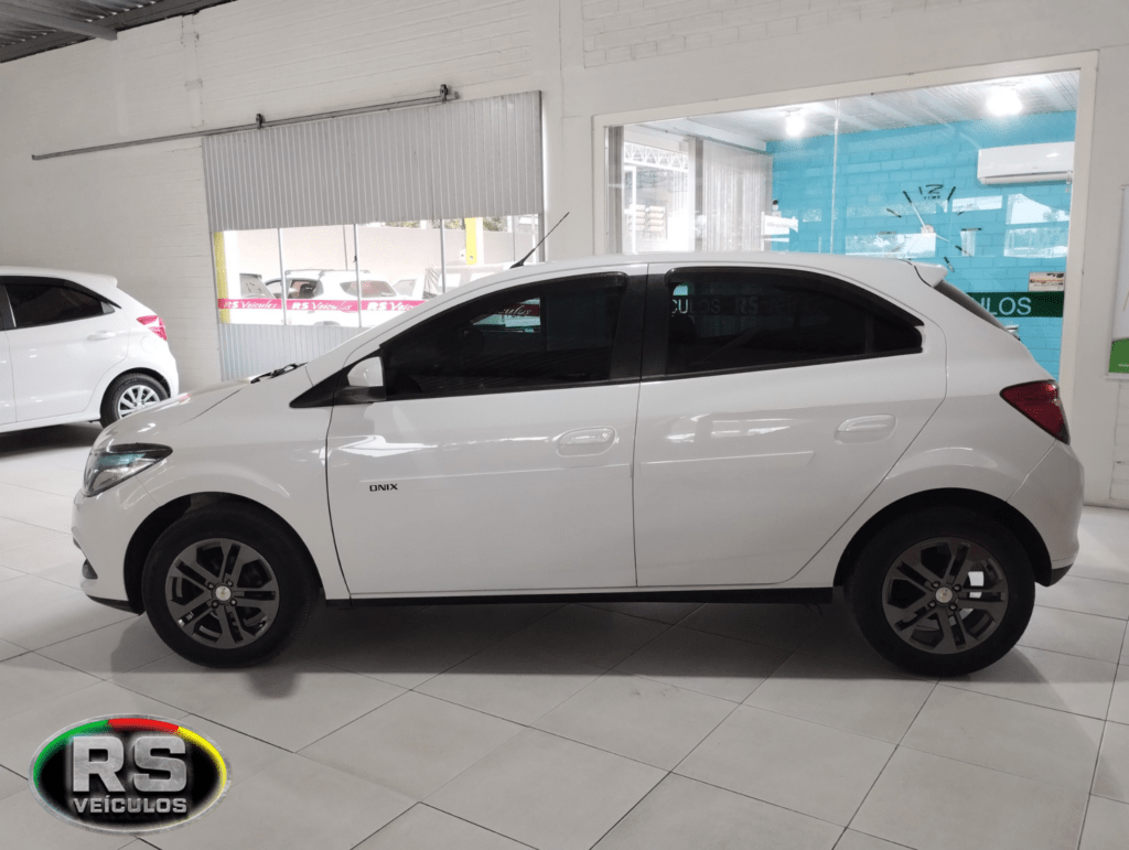 Chevrolet Onix 1.4 Lt 2013 Completo