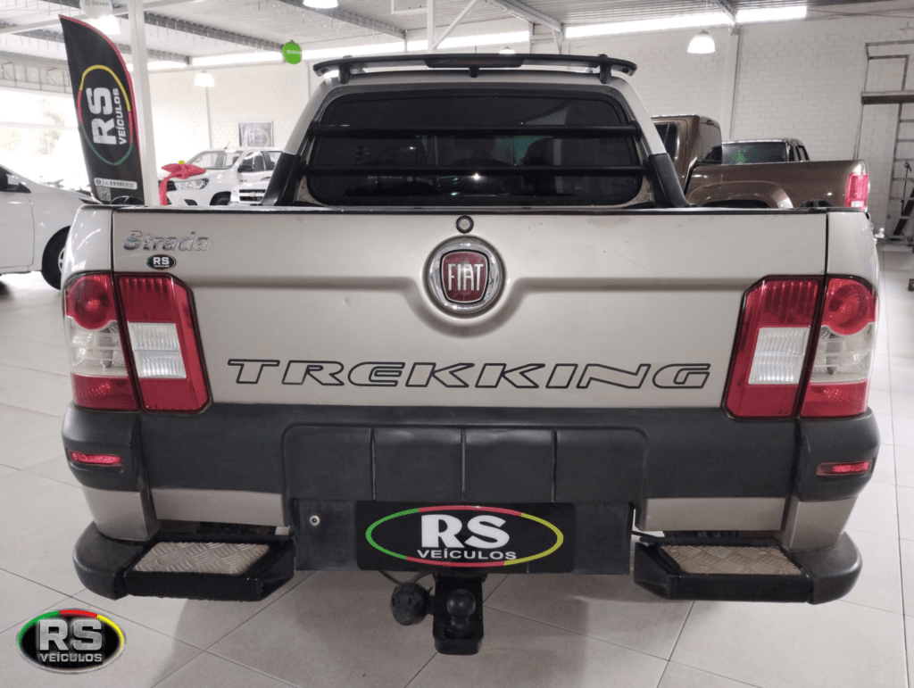 Fiat  Strada Trekking CE 1.4 Flex 2010
