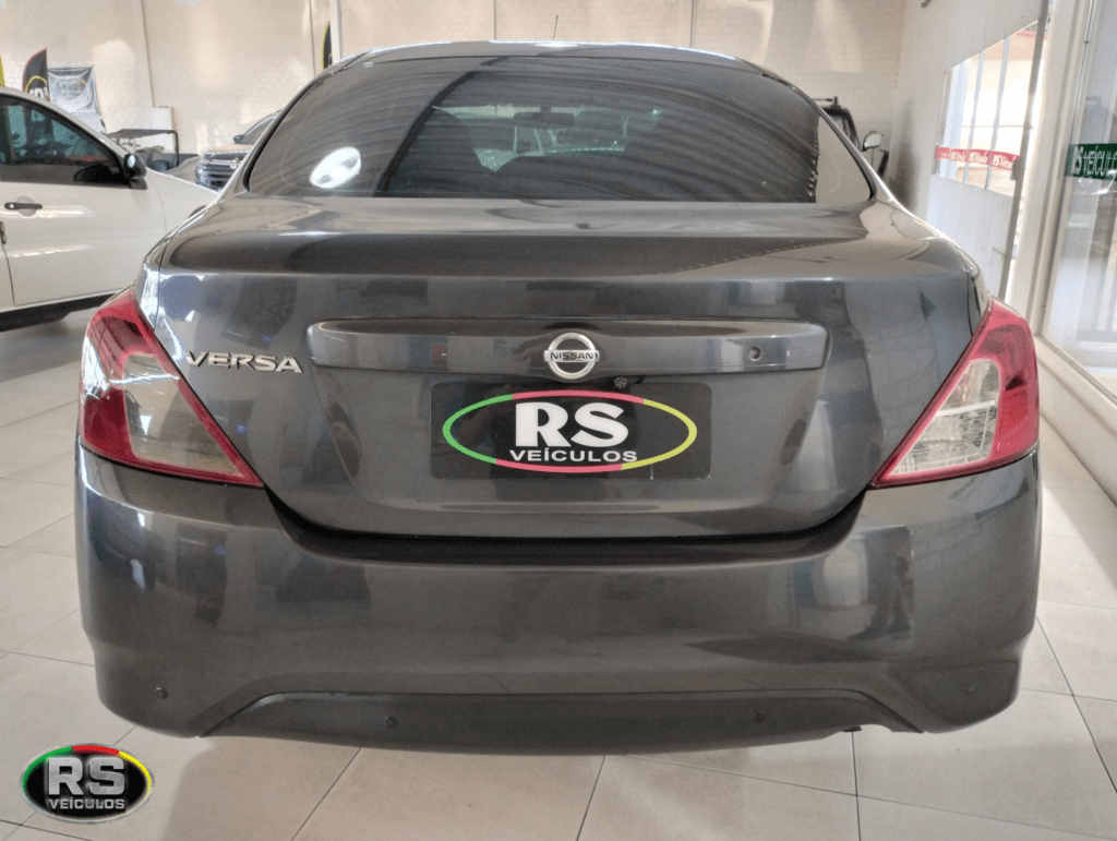 Nissan Versa 1.0 Flex Start 2017