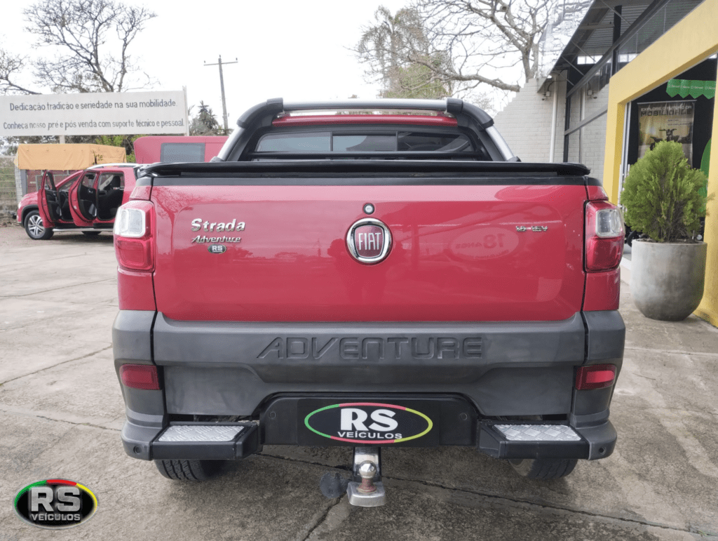 Fiat Strada Adventure Cd 1.8 Flex 4 Lugares 2015