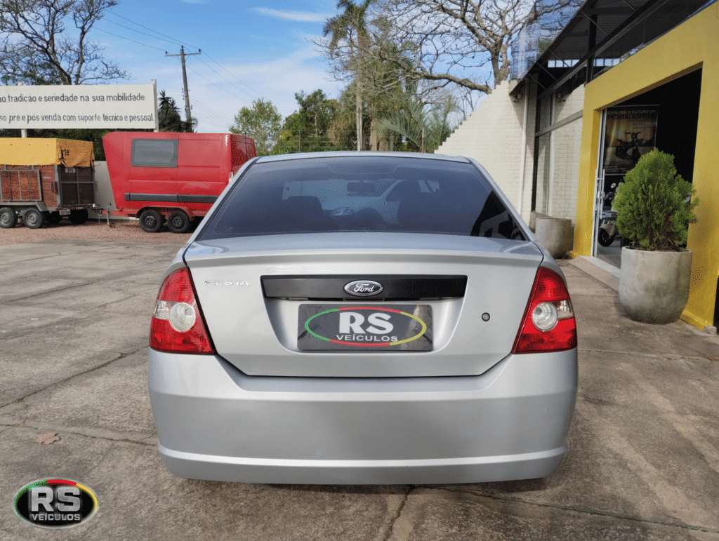 Ford Fiesta 1.0 Flex Sedan 2010